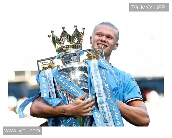 2025年现存足球球星排名前十解析及其成就对比